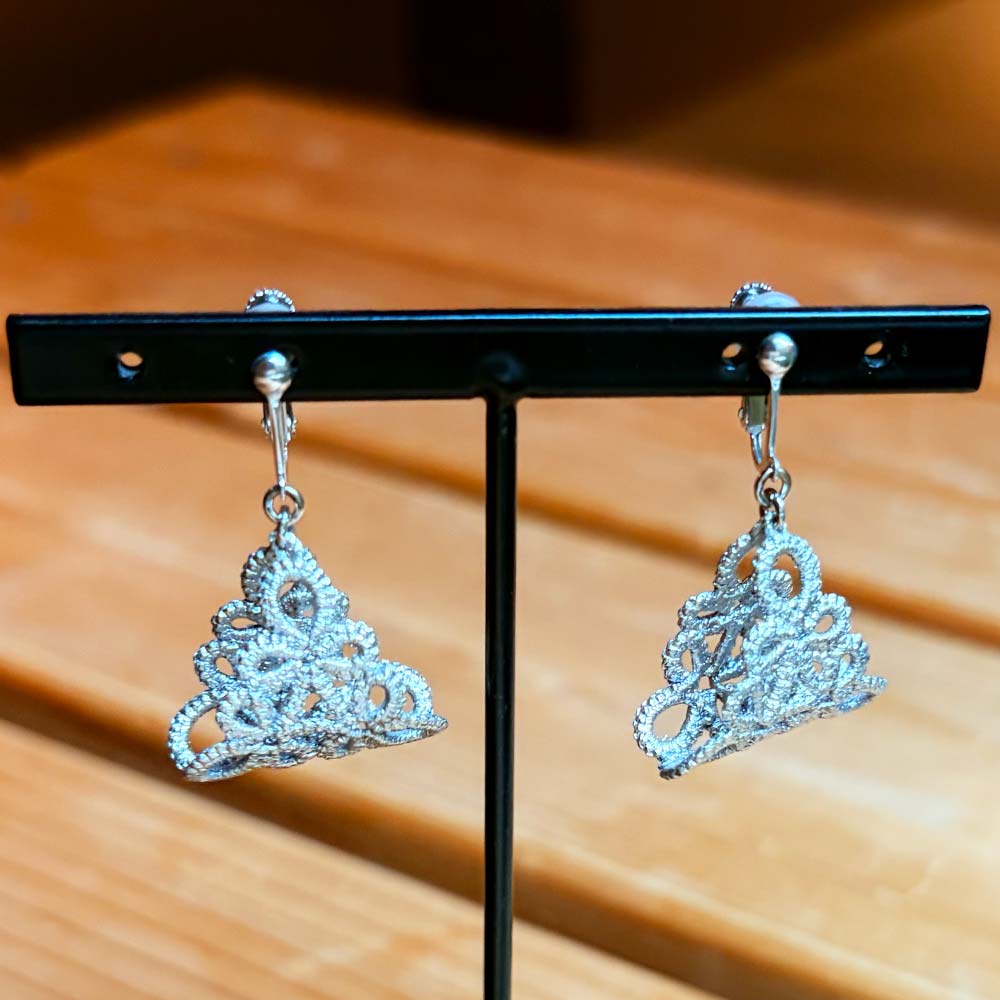《しつらえ》ピアス　フラジオレットSつつみ　プラチナ