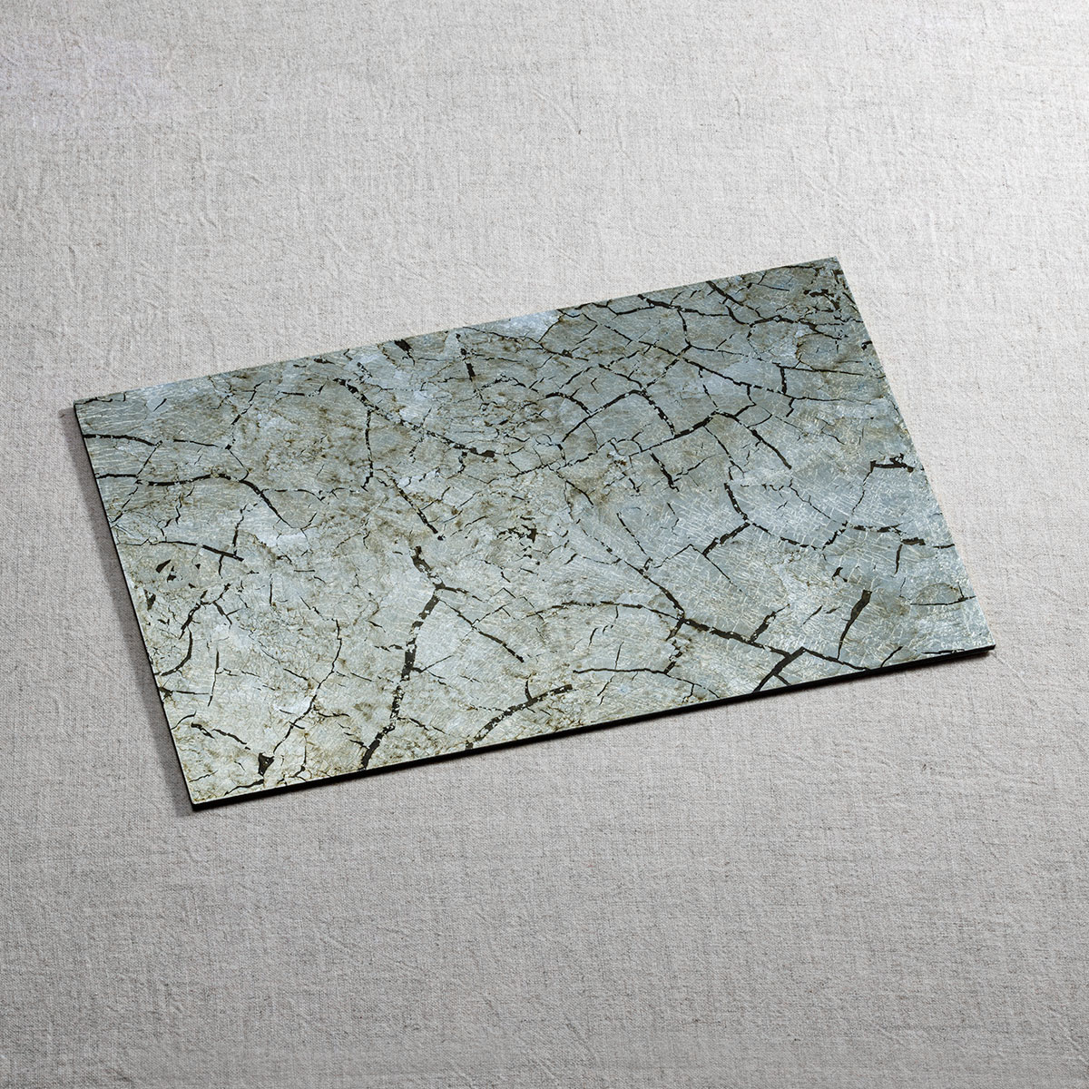 【HAKU LA TABLE】 ティーマット　CRACK