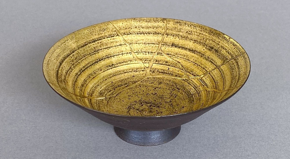 金継ぎの美しい器