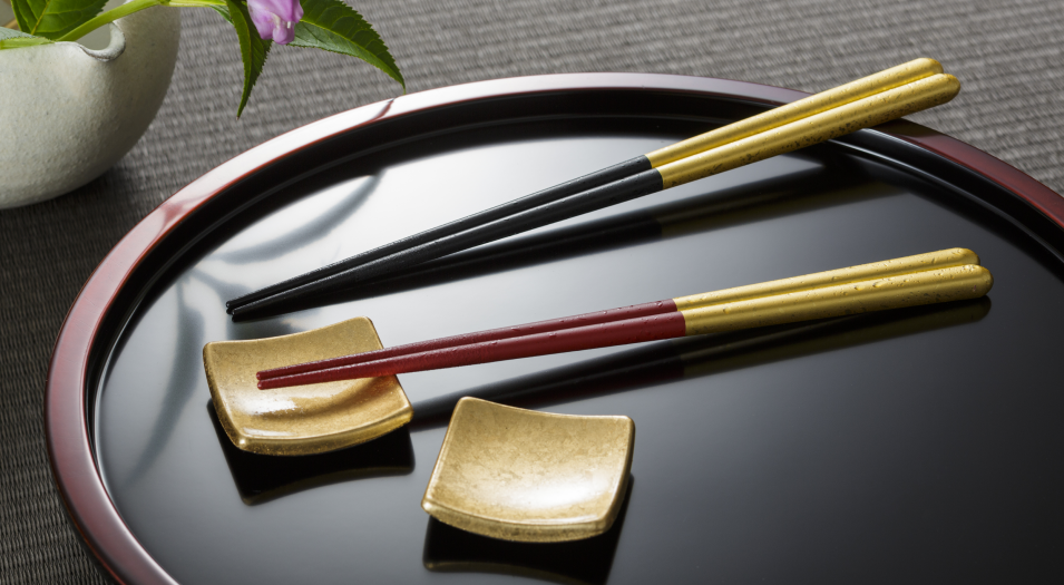 食卓でキラリと光る、金箔の人気の箸置き10選。